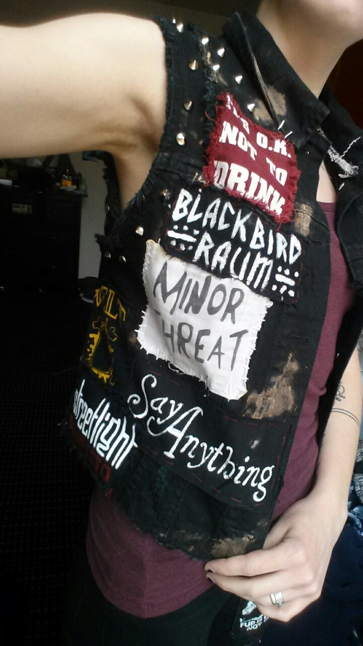 keepyouxvx:  keepyouxvx:  I made progress on my vest, here’s some selfies.  anybody