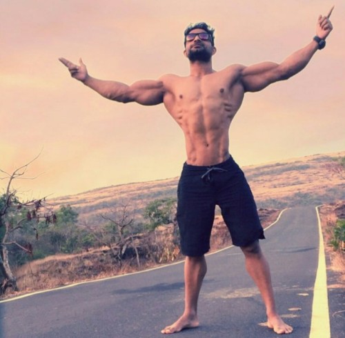 desiindianmen: Desi Muscle Property )