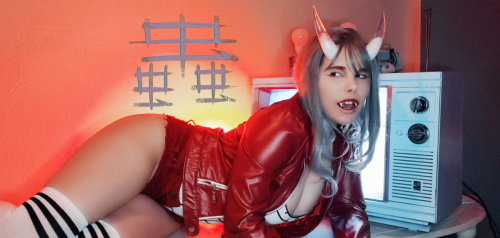 Modern Oni Self-Shot As Birdy Bathory“Opal Oni Horns” From Storyteller Cosplaychochin-Obake