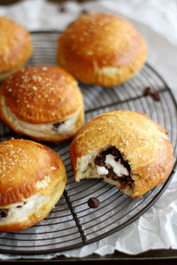 fullcravings:  S’mores Pretzel Hand Pies