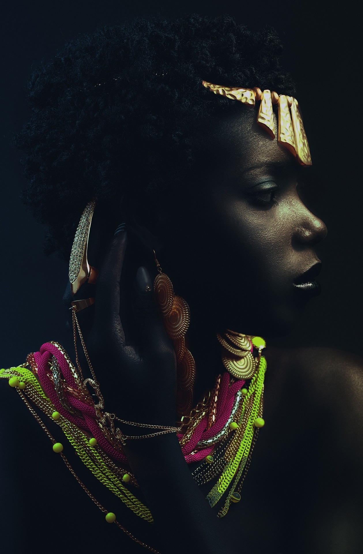 18-15n-77-30w:  pookaslogic:  I AM FLAWED. I AM STRONG. I AM BEAUTIFUL. I AM A QUEEN