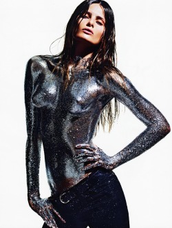 bronze-powder-mafia:  fashion—victime:  Isabeli Fontana by Mario Sorrenti for Vogue Paris August 2012  