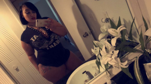 fletchertrowan:  leemore-23:I’m dead! THICK and Gorgeous