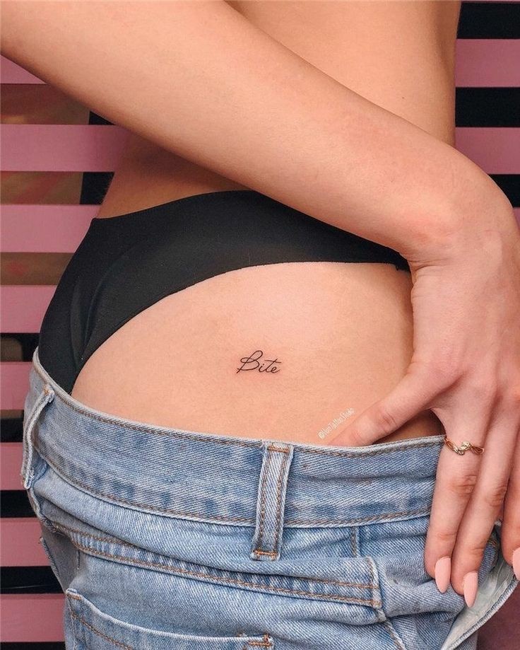 Pin by Gɪᴜʟɪᴀ Sᴄʜᴡᴀɴᴋᴇ Jᴏʜɴ on ᴛᴀᴛᴛᴏᴏs  Hip tattoos women Hip tattoo  Tattoos for women