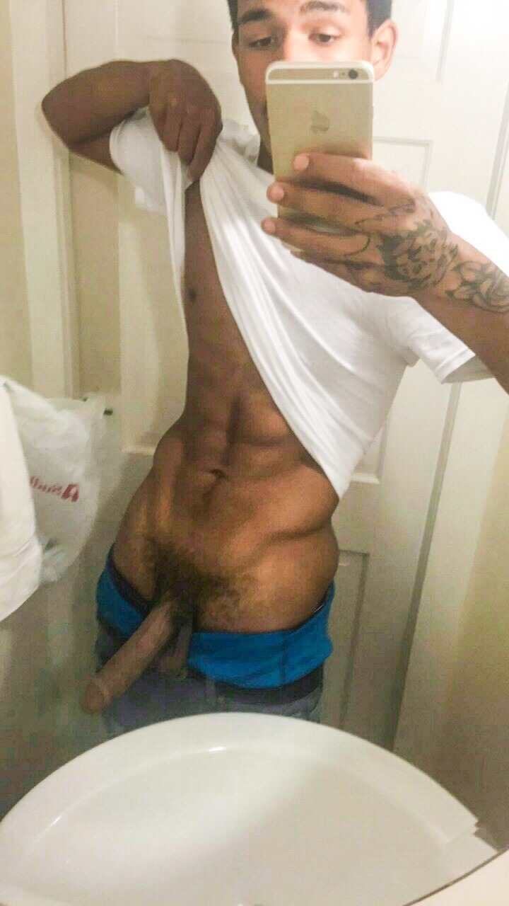 heavenmouth:  kingdre022:  🍆😘   how you take my pictures and then mix them