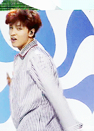 taetmosphere: you are my chewing gum~♡