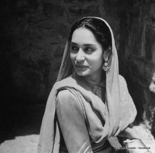 ehmerapunjab: Punjabi Woman (June 1945)