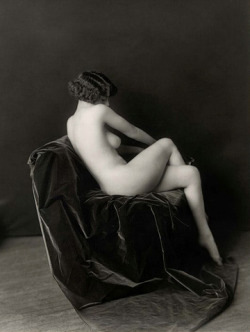 hauntedbystorytelling:   Alfred Cheney Johnston