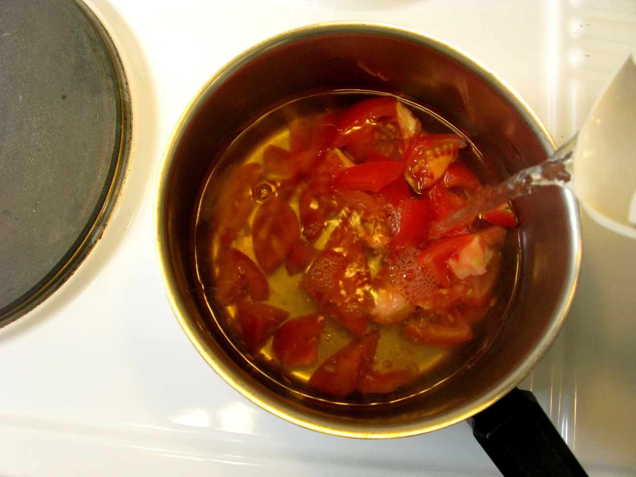 boobpinch:  this takes ten minutes to do: cut tomatoes and put them in a pot with