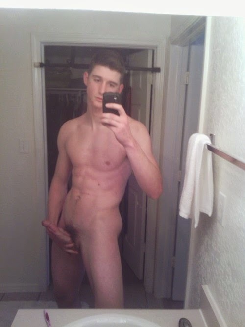 Cute amateur naked guy selfies