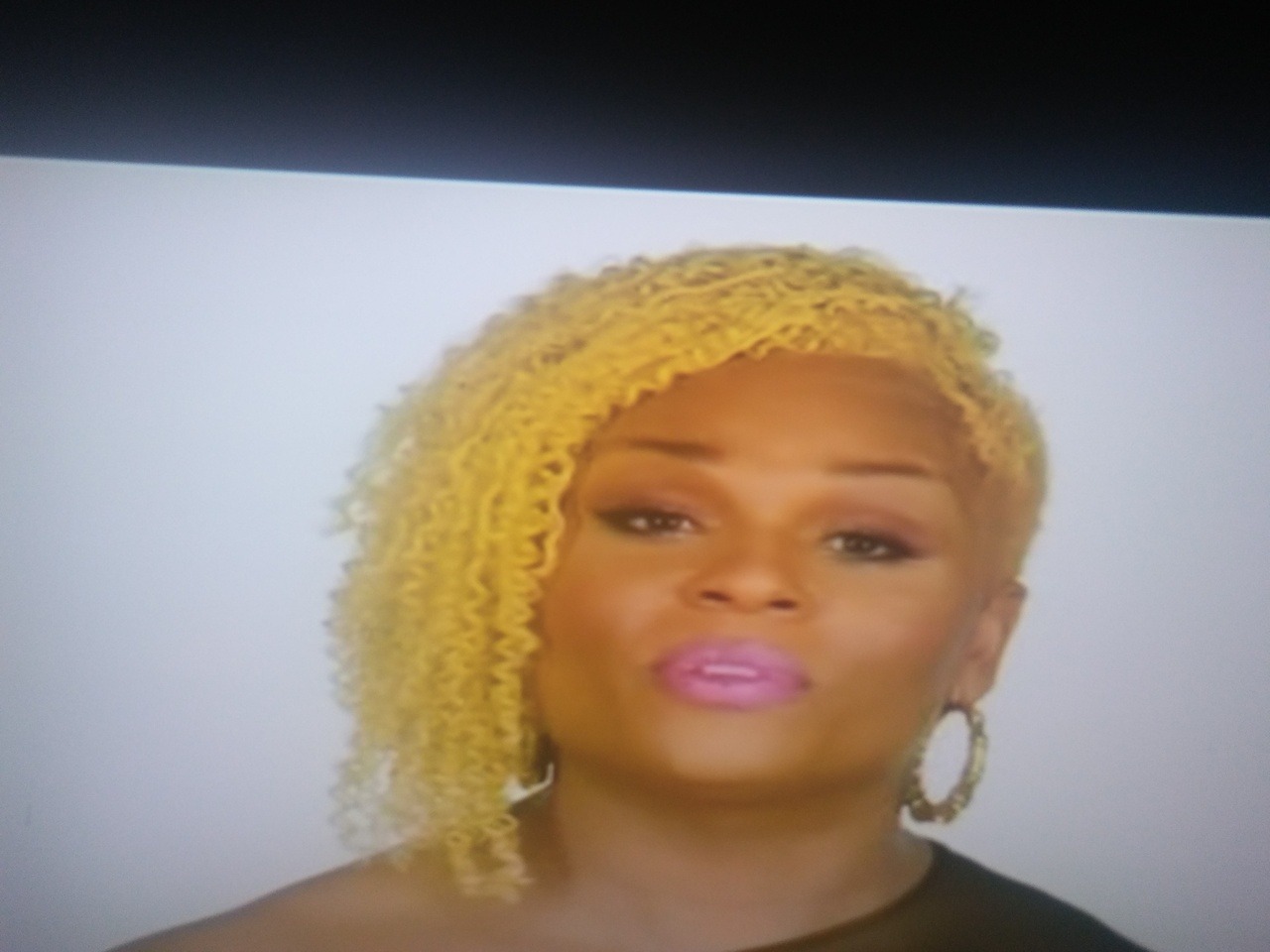 oceaniccunt:  Did anyone notice Peppermint in that transgender commercial wearing