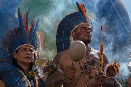 elbiotipo:allthebrazilianpolitics: Indigenous march in Brazil to demand land protectionIndigenous pe