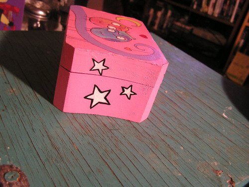 smushbox: pink owl stash box - cute!