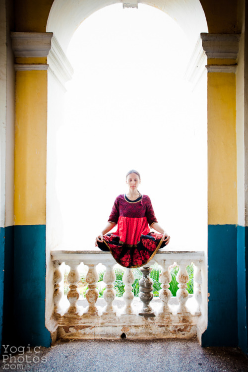 Paula in Mysore, India.Photography by Christine Hewitt © yogicphotos.comPaula teaches yoga in R