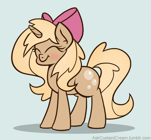 askcustardcream:  Happy poni dance.  Cute~! <3
