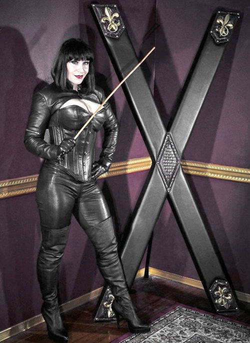 leatherglovedstrangler: forcedfemme-me: Miss Untamed Goals! Getting all dressed in leather is awesom