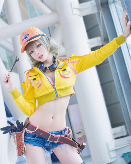 Cindy Aurum - Momo