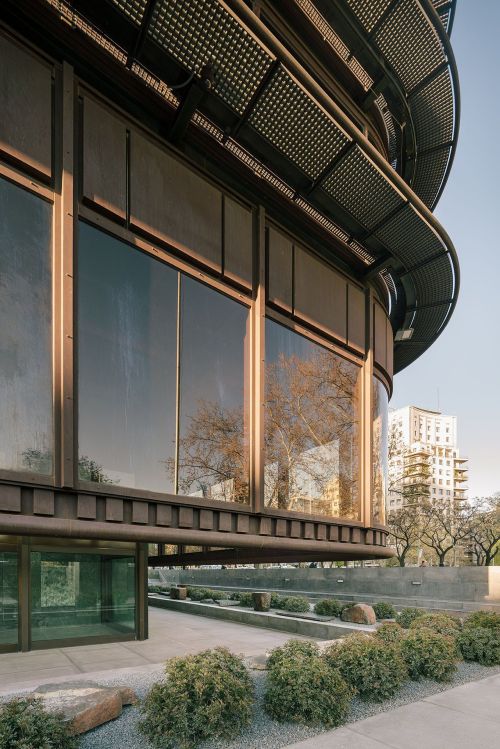 Francisco Javier Saenz De Oiza, Banco De Bilbao, 1981