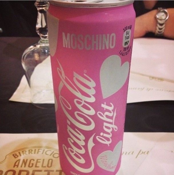 Like x cola. Розовая Coca-Cola. Кола Moschino. Black Pink Кока кола. Moschino Drink.