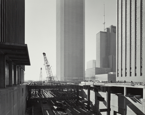 kafkasapartment:Chicago, 1979. Bob Thall. Gelatin silver.