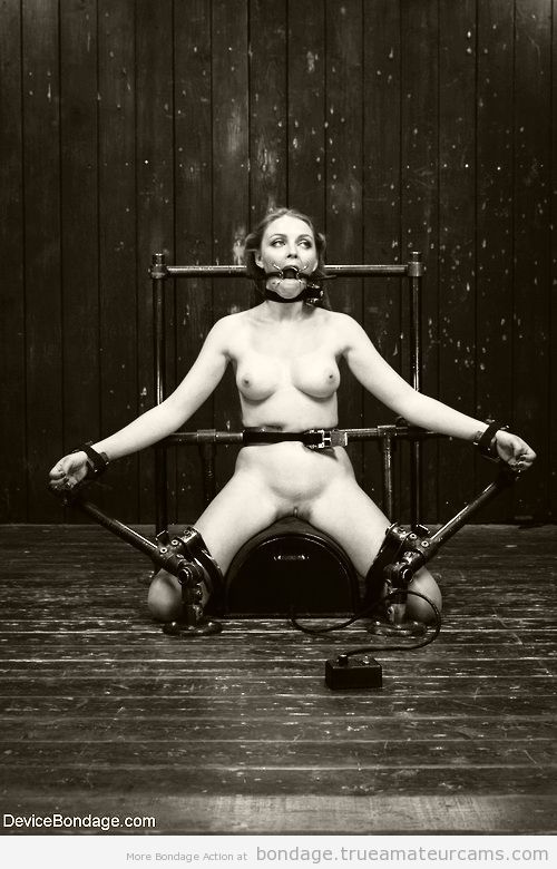 bondagexxx:  See more at www.bondagexxx.tumblr.com