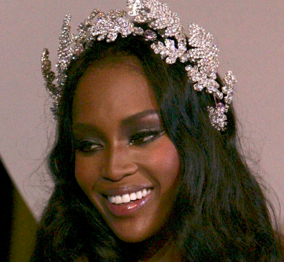 lemme-holla-at-you:  phreshouttarunway:  Naomi Campbell backstage at Christian Dior
