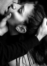 daddys-dirty-world:That kiss, when you feel it in your spine…