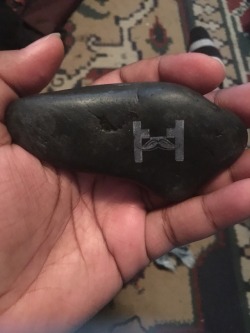 lucillaenchantress:  LOOOOOOOOK I GOT IT! I GOT MY @markiplier ROCK!!! I GOT MY MARKIMOOO ROOOOOCCCCCKKKKKK HAPPY DAYS!!!!  LONG BOY