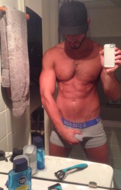 instaguys:  Guys with iPhones Source: gwip.me