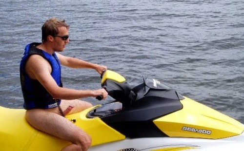 http://nudedriver.tumblr.com/post/100257755519