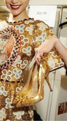 miss-mandy-m: Golden- Dolce &amp; Gabbana Fall 2013 