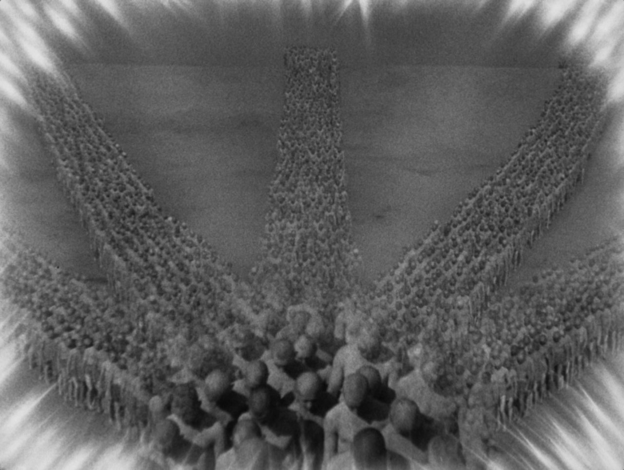 redhandtransmissions:vixensandmonsters:Metropolis (1927)  LOVE Metropolis