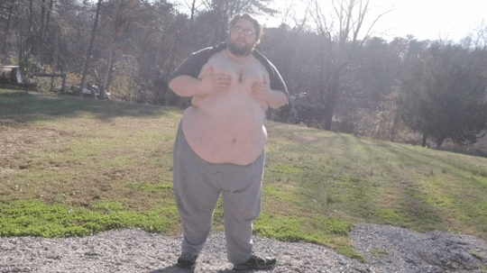 Porn photo 0nigum0:A fat man attempts to get a little