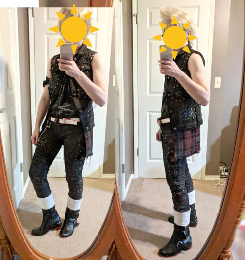 I’m putting the finishing touches on my Prompto cosplay! I’m going to be debuting this at Colossalco
