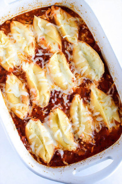 verticalfood:  Ricotta Stuffed Shells with