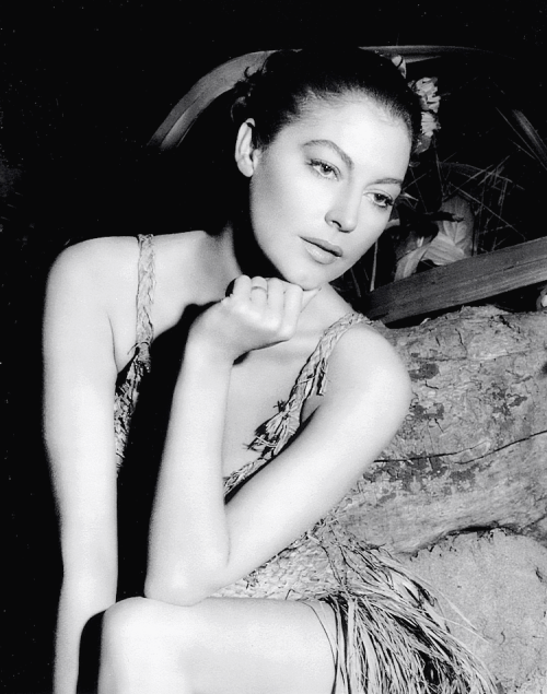 wehadfacesthen:Ava Gardner in The Little