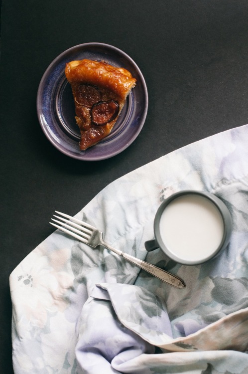 hipsterfood:  chickpea-magazine:  Our winter issue is filled with interesting long reads, lots of sweets recipes, and plenty of gorgeous food photography. A few features: becoming a kitchen beautician, putting together a vegan cheese platter, touring