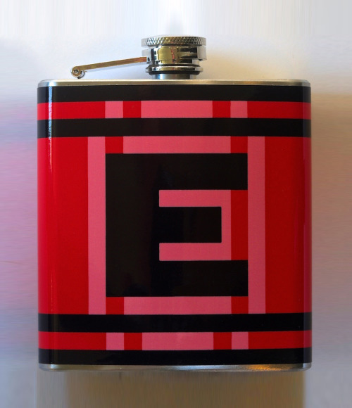 thedrunkenmoogle:  Blue and Red E-Flasksby The Drunken Moogle  Re-energize yourself with an E-Flask. Fill it up with whatever will keep you going through the night and break it out when you’re feeling low.  Blue E-Flask - ภ.99Red E-Flask - ภ.99