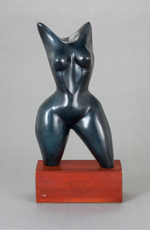 ochyming:ELIZABETH CATLETT USA 1915-2012 Female Torso, circa 1988Bronze with dark blue patina 13-¼ i