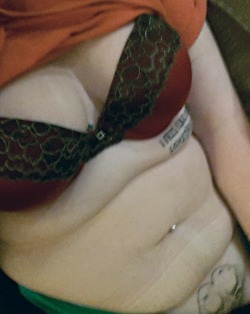 roguecowgirl:  I pretty much did nothing today, and I’m absolutely okay with that. Well I did do dishes and laundry, so that counts for something right? I have a chubby tummy, and that’s okay too.