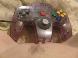 tehgamergirls:  The N64 controller just got