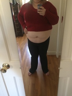 pastelpiggyprincess:My belly hanging out of my sweater, seems like I outgrew it! My feeder certainly keeps me well fed. I guess this is a crop top now.