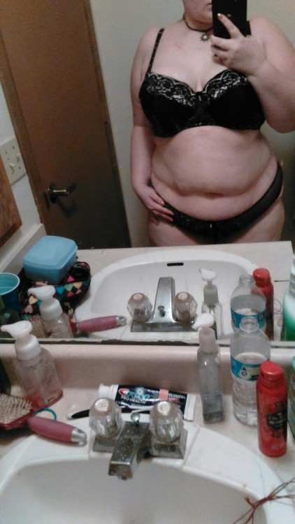 rollsofdestiny:  New bra and panty set I’ve been enjoying. 😊😄