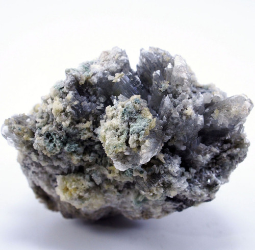 bijoux-et-mineraux:  Bobierrite - Kovdor Massif, Kola, Russia