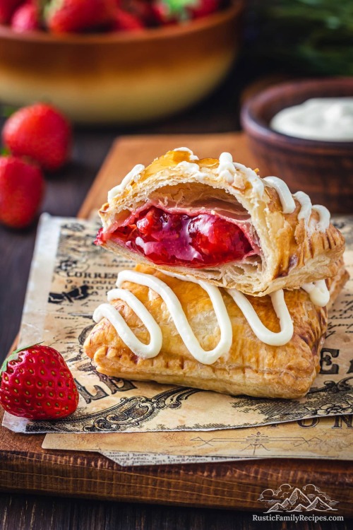 daily-deliciousness:  Strawberry toaster strudels with cream cheese frosting