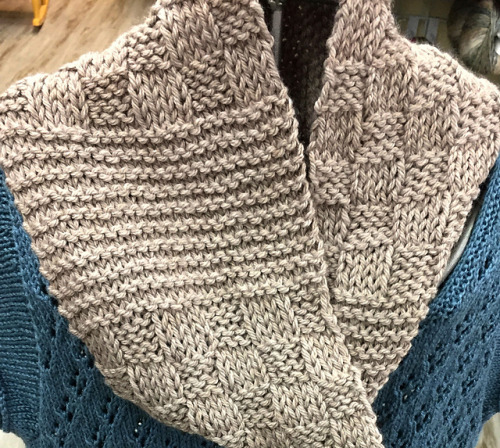lazy-vegetarian: Really Simple Chunky Cowl by Michelle Kupfer on Ravelry
