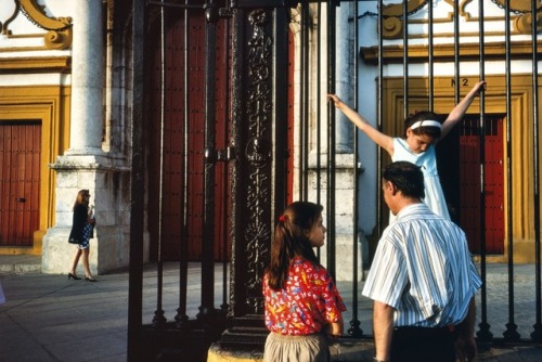 cubaypuertoricoson: SPAIN. Seville. 1992. By Alex Webb.