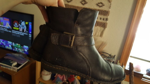 I got a new pair of genuine leather, orthopedic boots (that are also cute af) for $2 at my local (ch