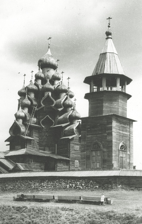 thespectraldimension:  Belfry and Church of the Transfiguration, Kizhi Island, Karelia, Russia. 