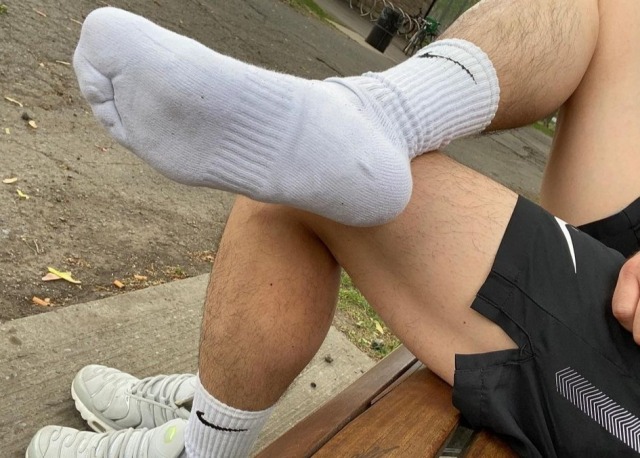 mistrfrodofeet:HandsomeSource: kinksnsneaks (Instagram)